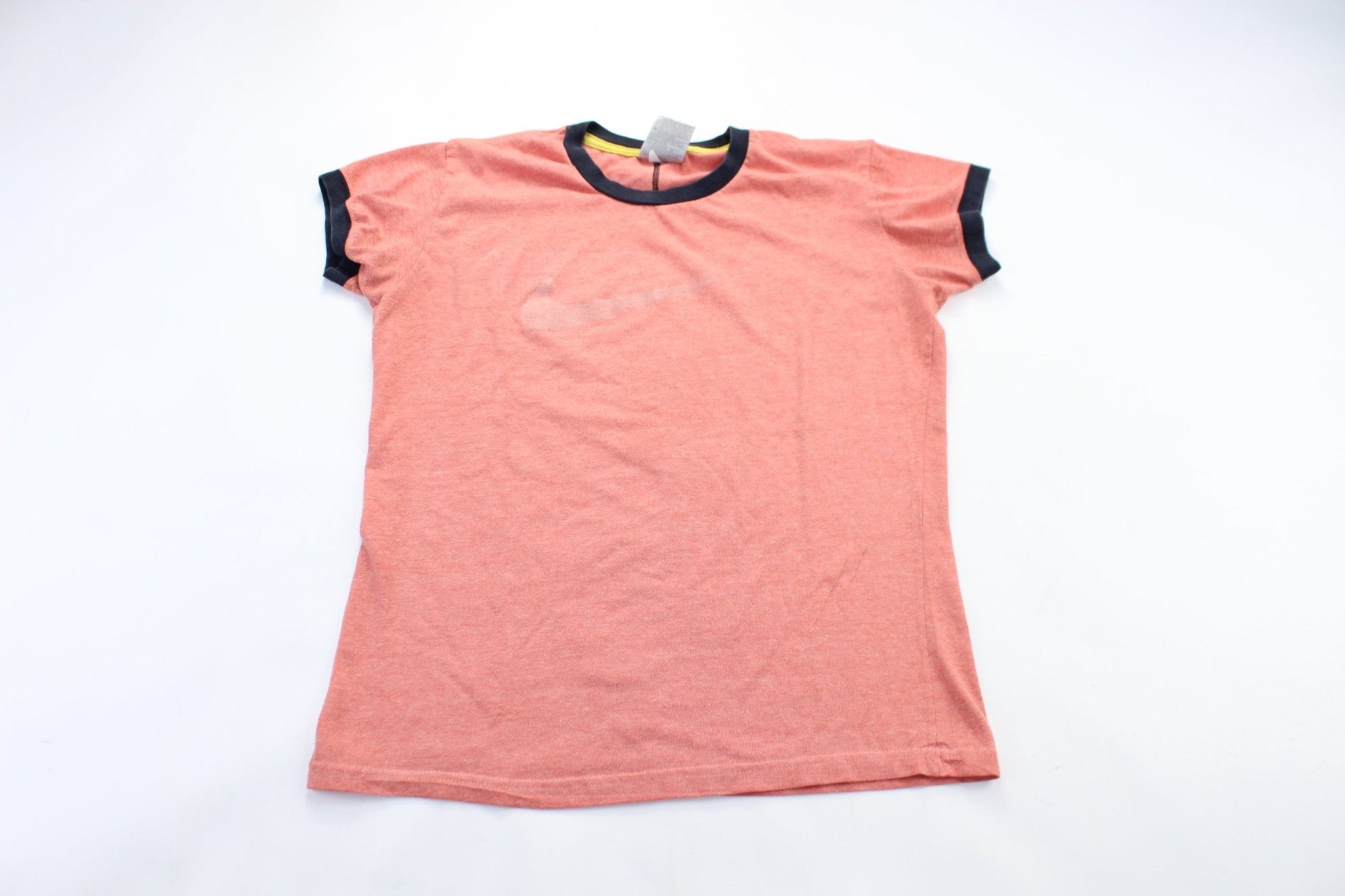 Nike best sale peach shirt