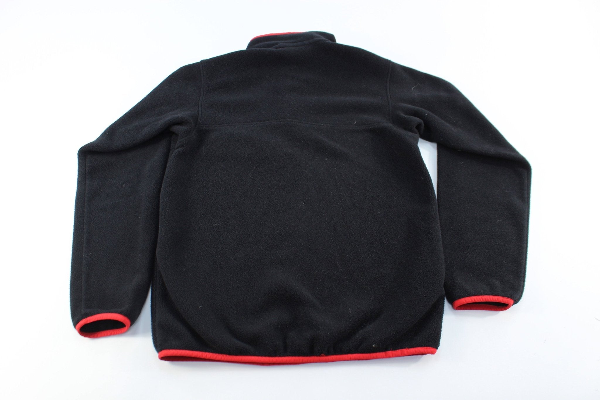 Women's Patagonia Logo Patch Black & Red Pullover Fleece - ThriftedThreads.com